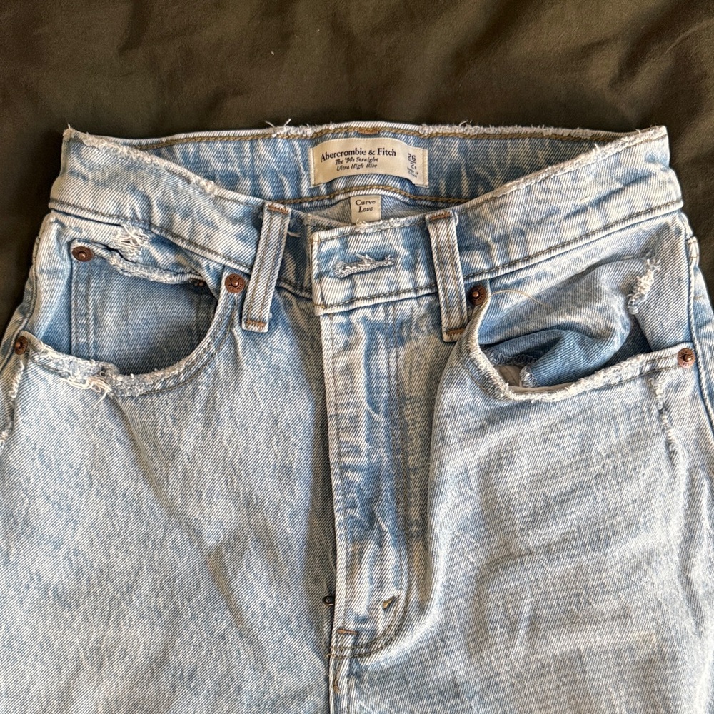 Abercrombie & Fitch 90s Straight Ultra High Rise Jean